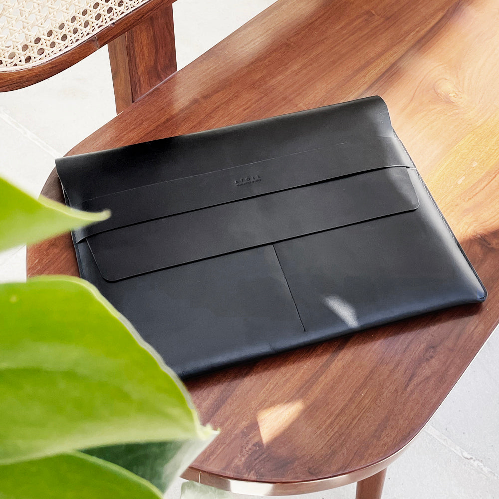 Atlas -Leather Mcbook Sleeve