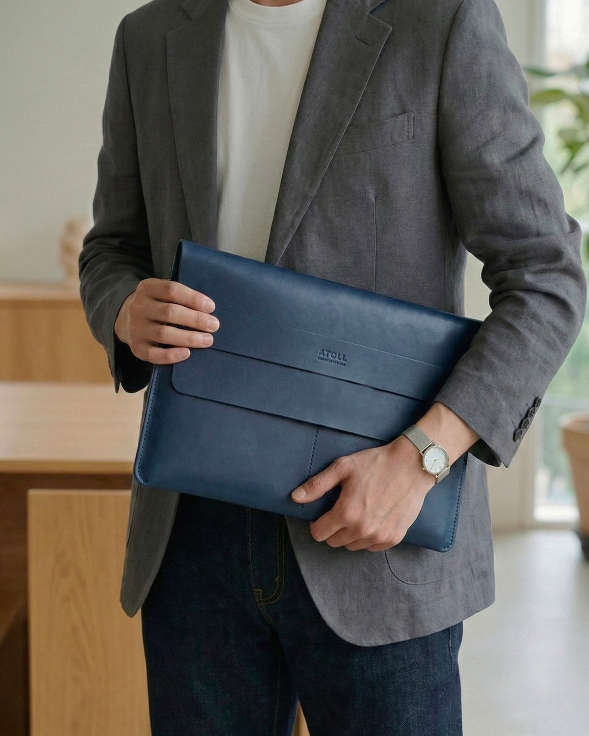 Atlas -Navy Leather Mcbook Sleeve