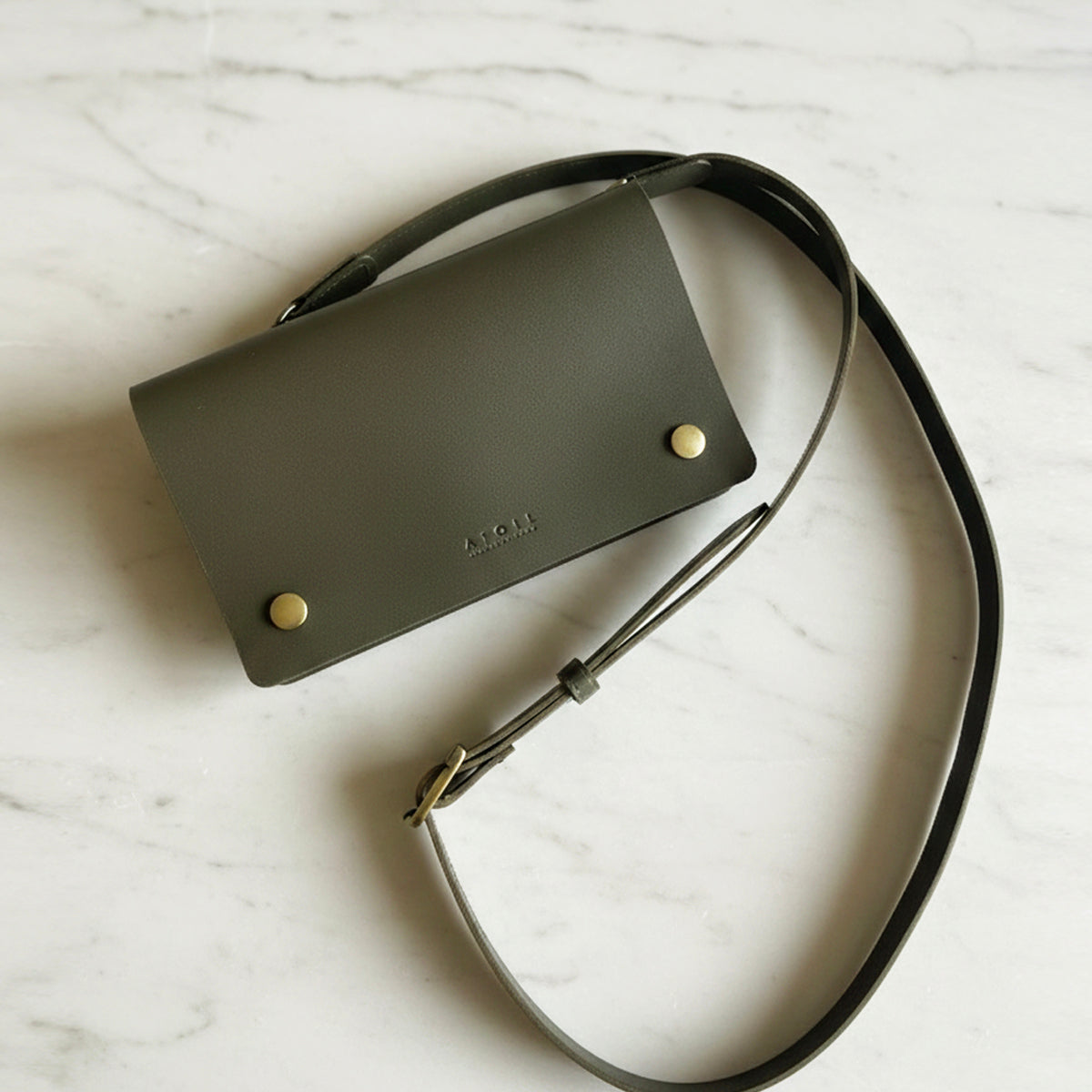 Moulin Clutch with shoulder belt