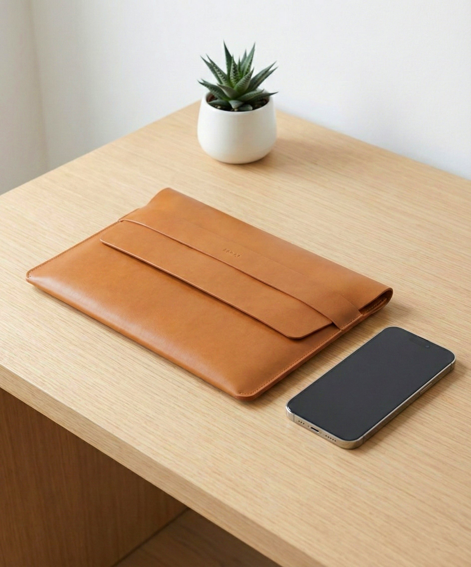 Atlas -Tan Leather Mcbook Sleeve