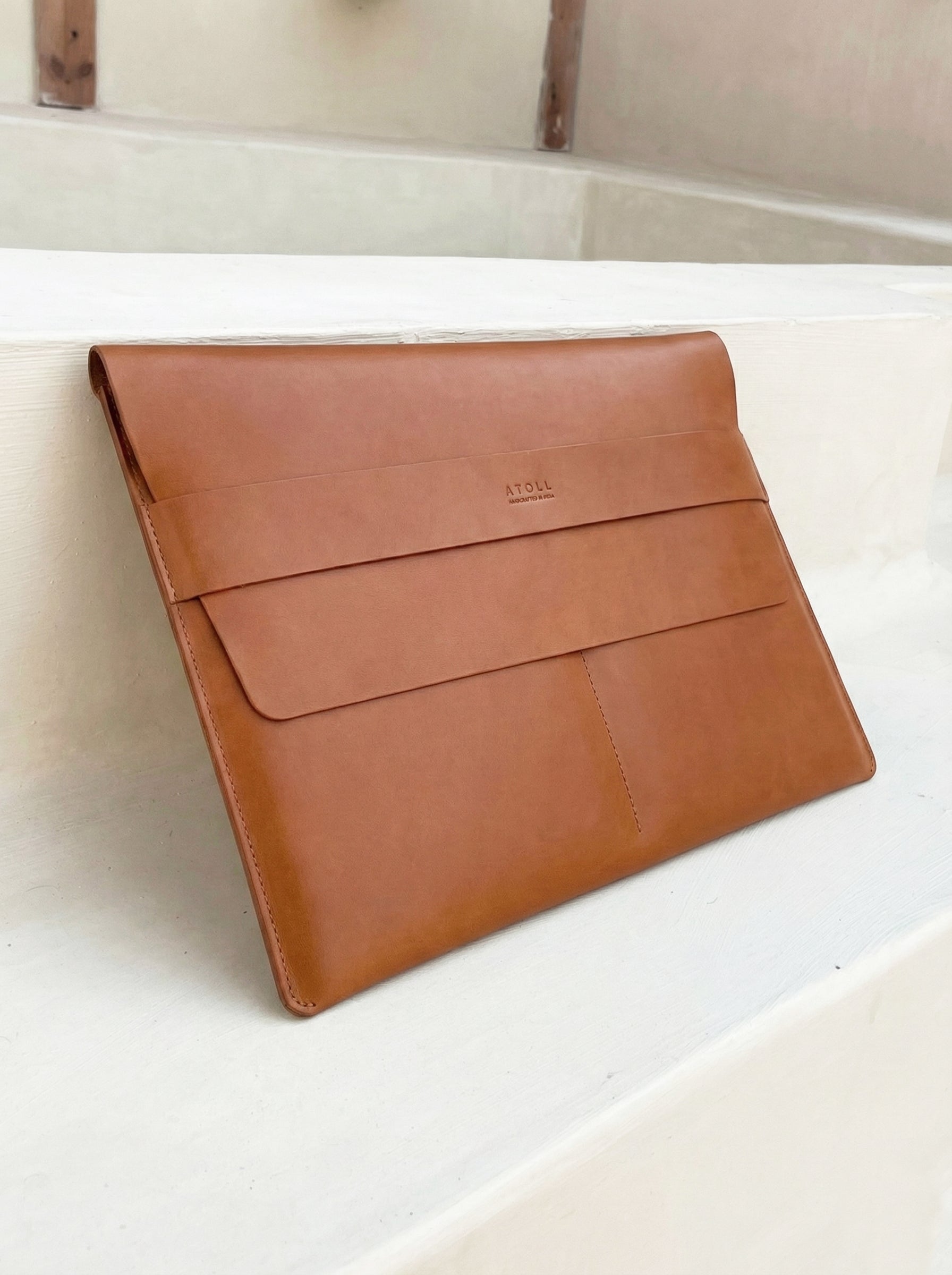 Atlas -Tan Leather Mcbook Sleeve